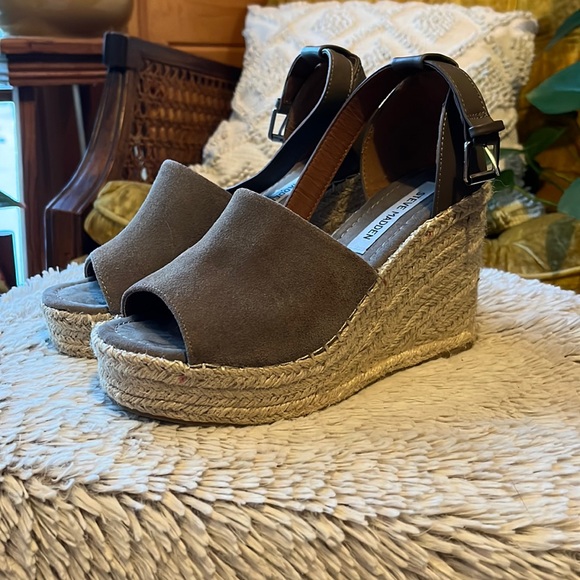 Platform Sandals - Picture 1 of 7